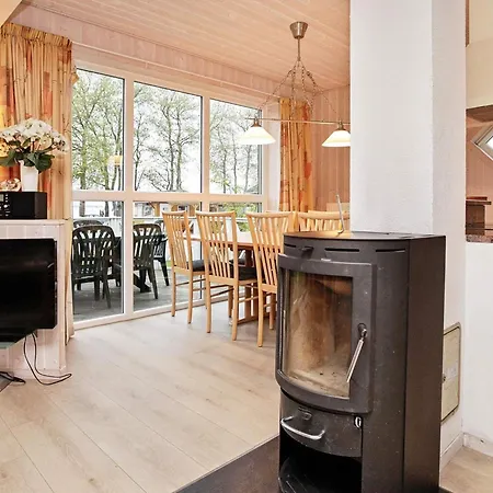 Three-bedroom In 4 Holiday home