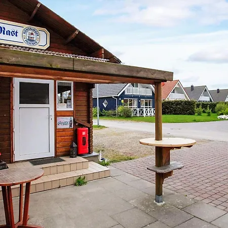 Holiday home Three-bedroom In 4