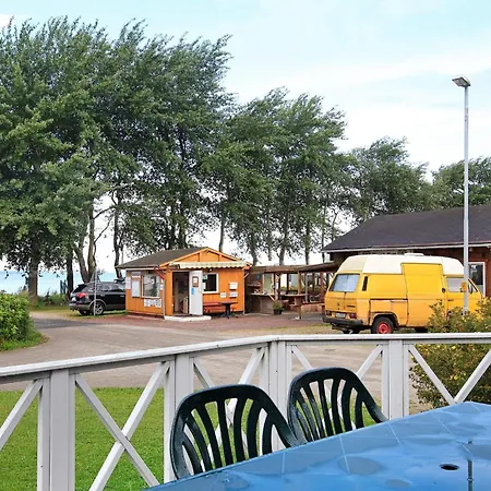 Three-bedroom In 4 Holiday home *