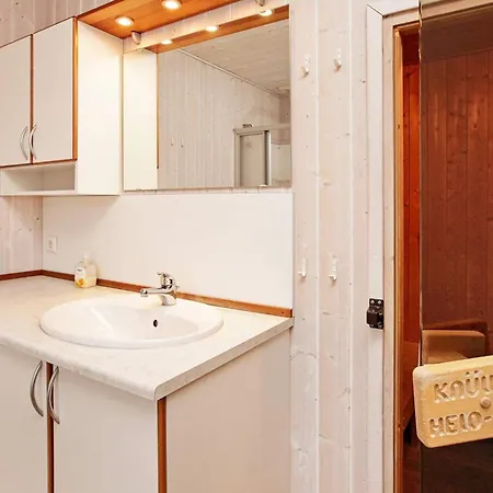 Three-bedroom In 4 Holiday home
