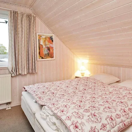 Three-bedroom In 4 * Gelting